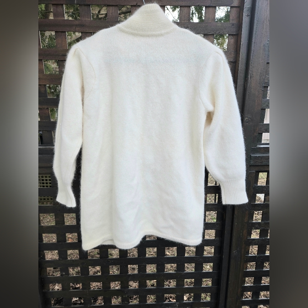Pretty Pretty Vintage Wool Cardi - Picture 8 of 12